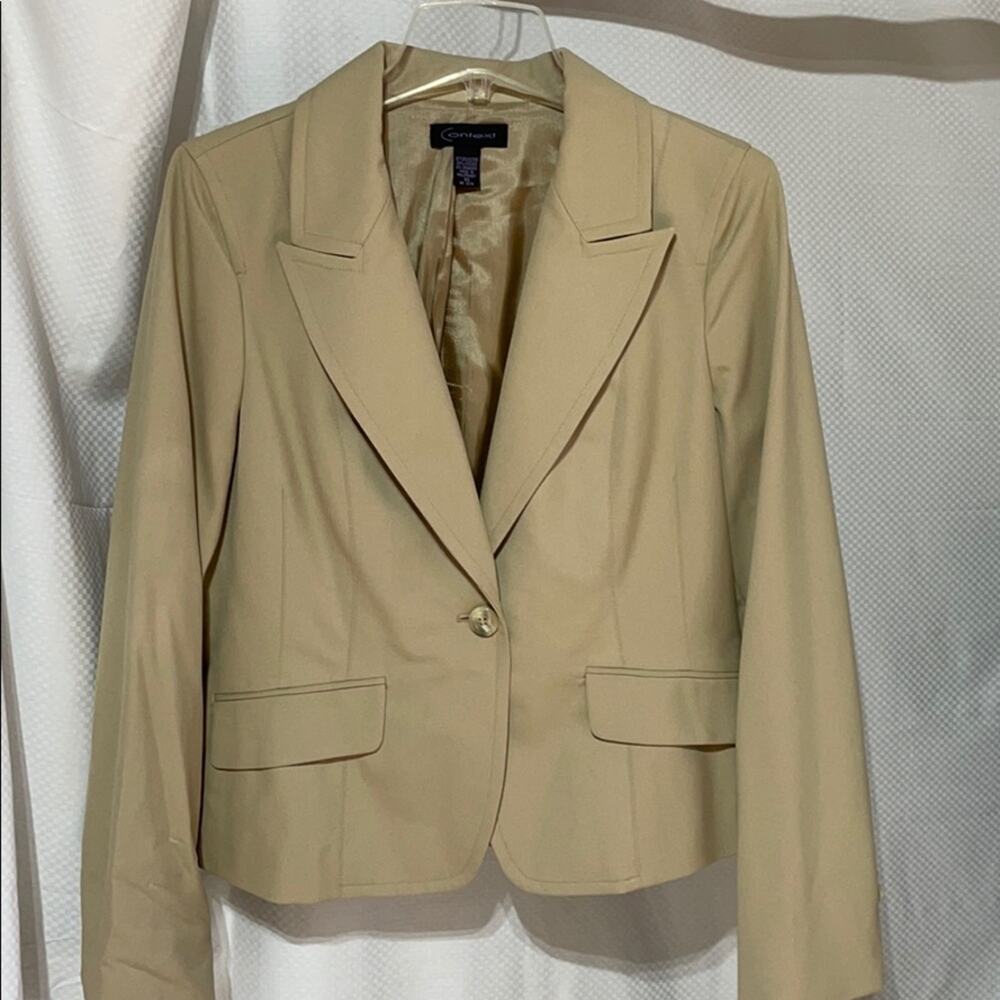 Context 10 tan fitted short jacket worn once
